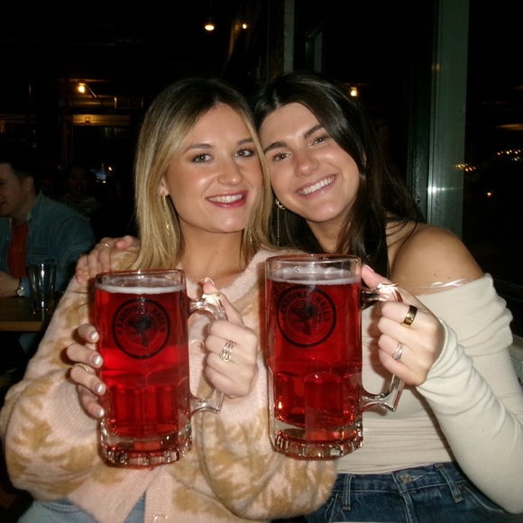 Meet your Posher, Katharine - Picture 1 of 5